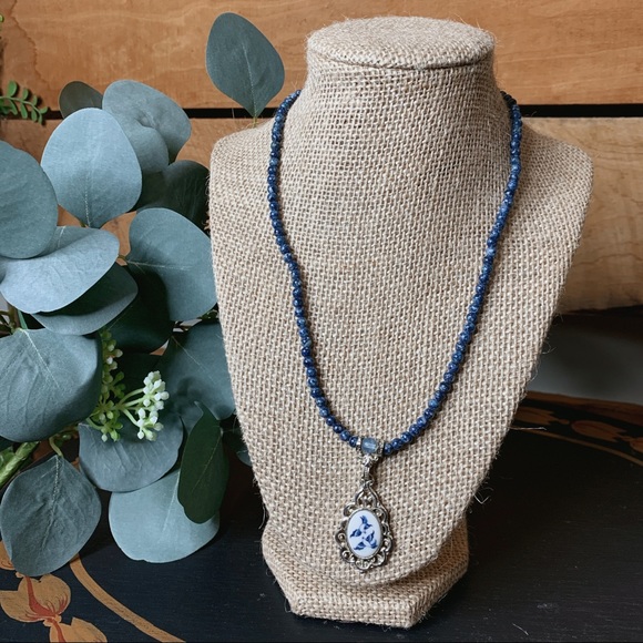 Jewelry - 🍯 Vintage Style Beaded Delft Blue Necklace